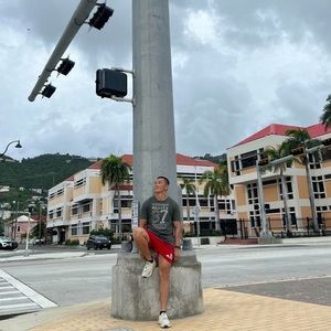 Meet your Posher, Mark gil